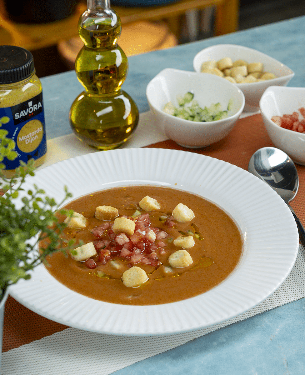 Gaspacho com toque de mostarda