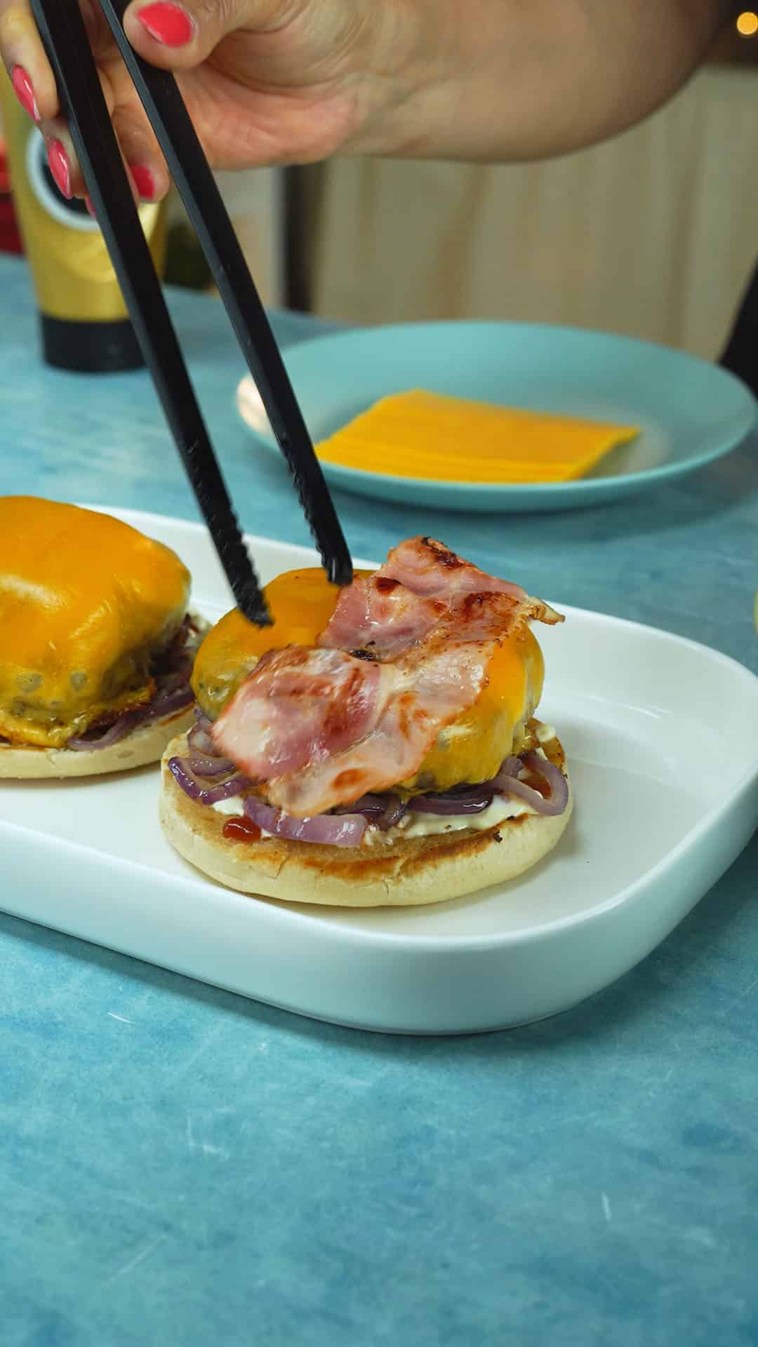 Hambúrger em Bolo do Caco Receita 9x16 4K-0009