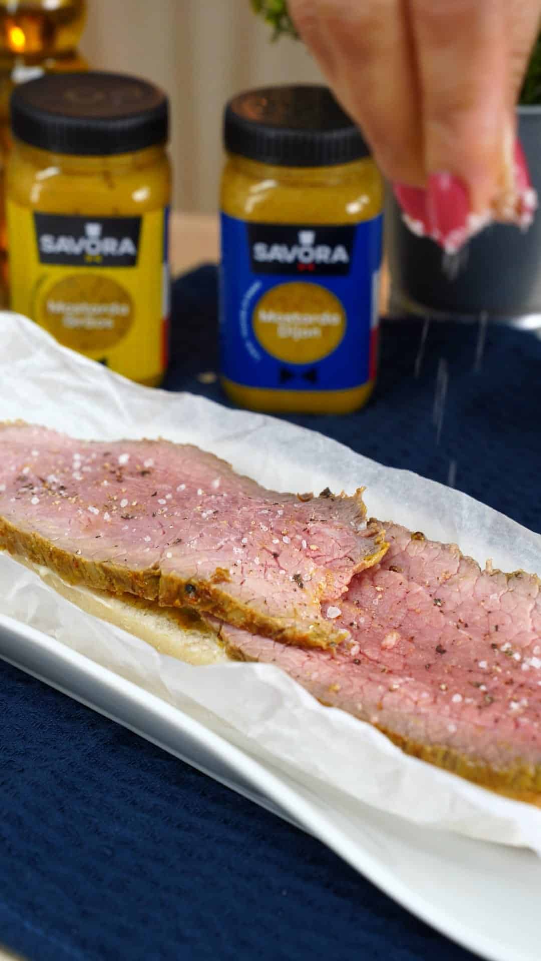 Sandwich de rosbife com mostarda e rúcula Receita 9x16 4K-0008