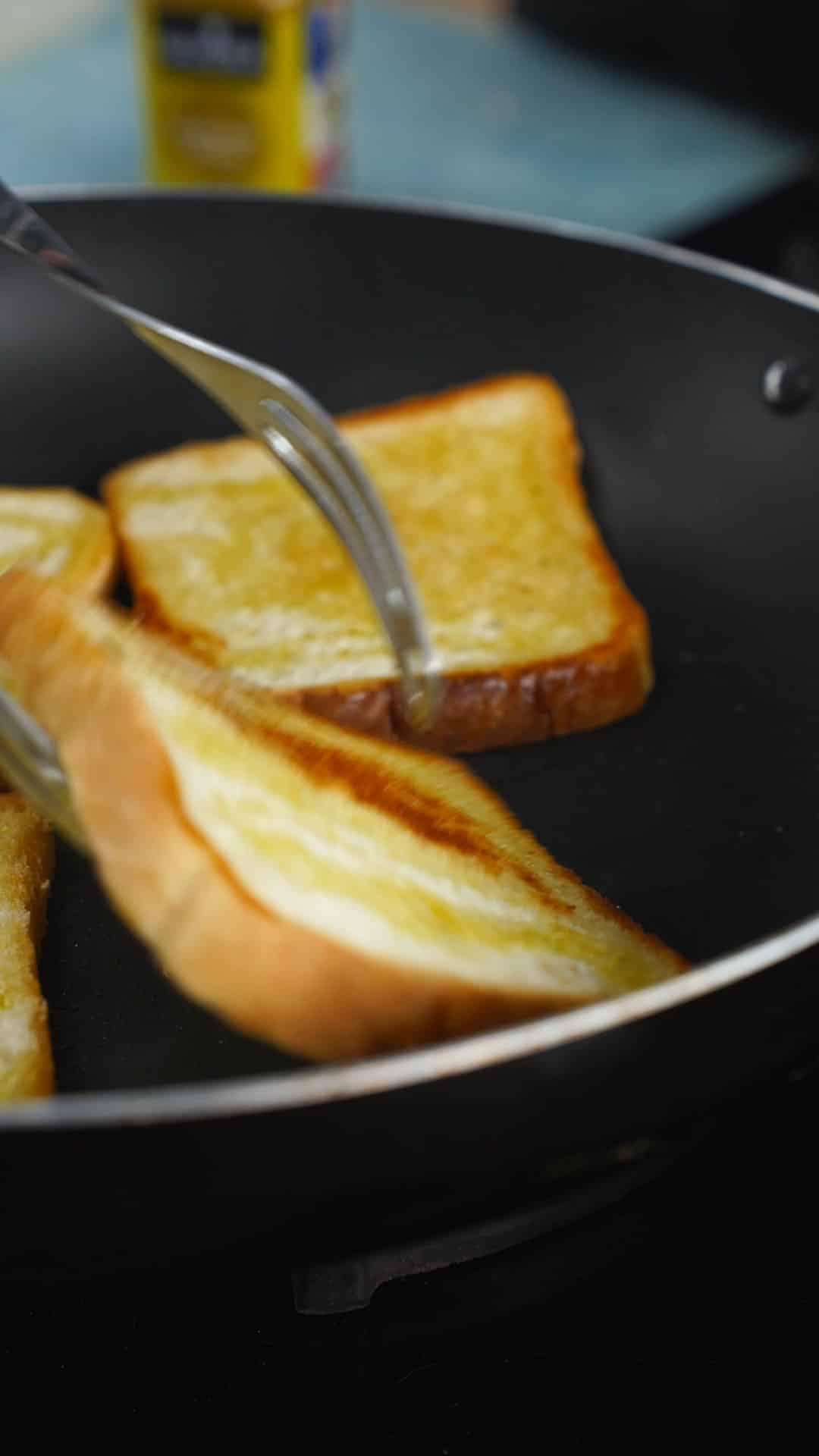 Sanduíche de frango, abacate e mostarda Receita 9x16 4K CLEAN-0004