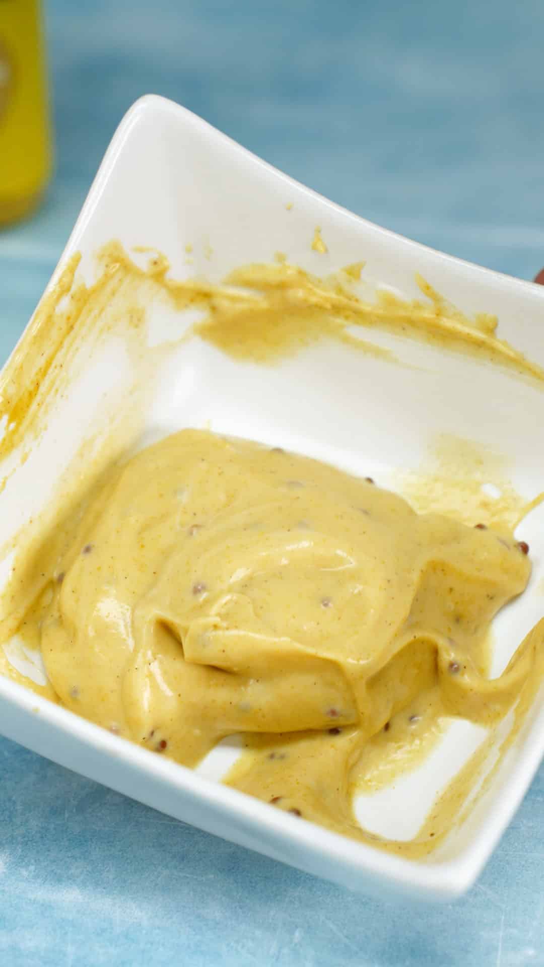 Sanduíche de frango, abacate e mostarda Receita 9x16 4K CLEAN-0016